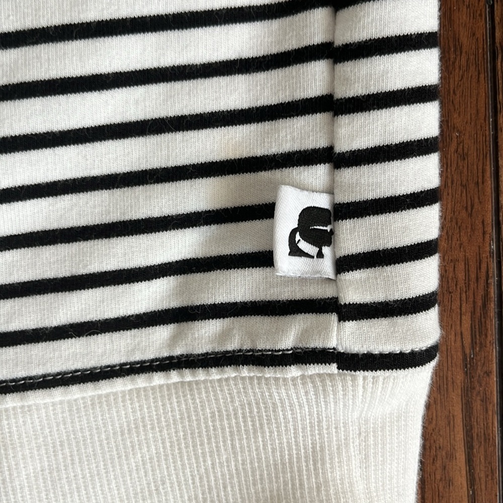 Karl Legerfeld Sweatshirt - Picture 8 of 10